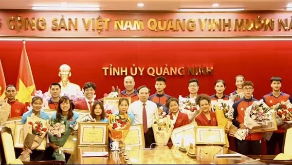 Quảng Ninh vinh danh HLV, VĐV đoạt thành tích cao tại SEA Games 32