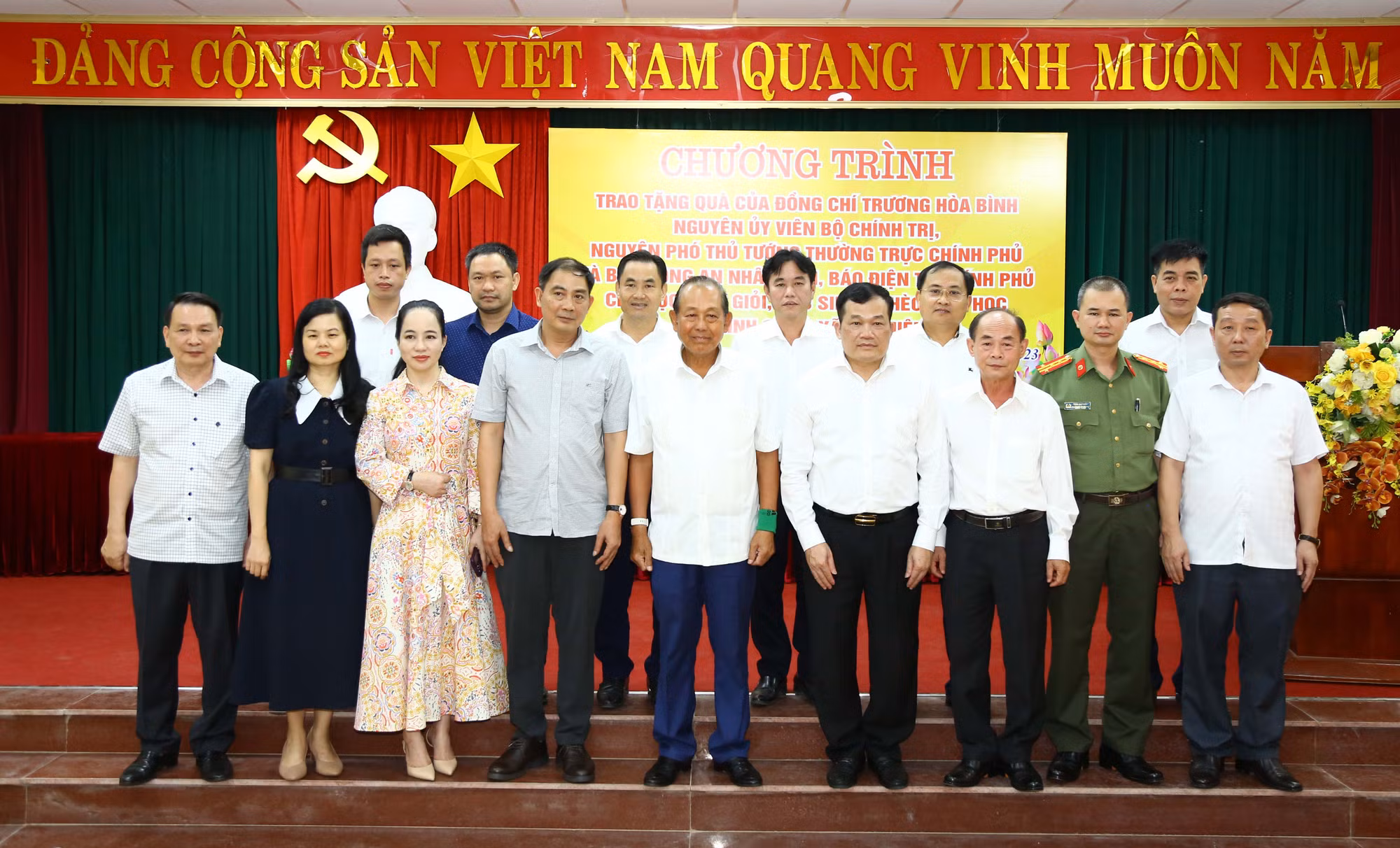 San sẻ khó khăn với học sinh nghèo huyện Thường Tín -0