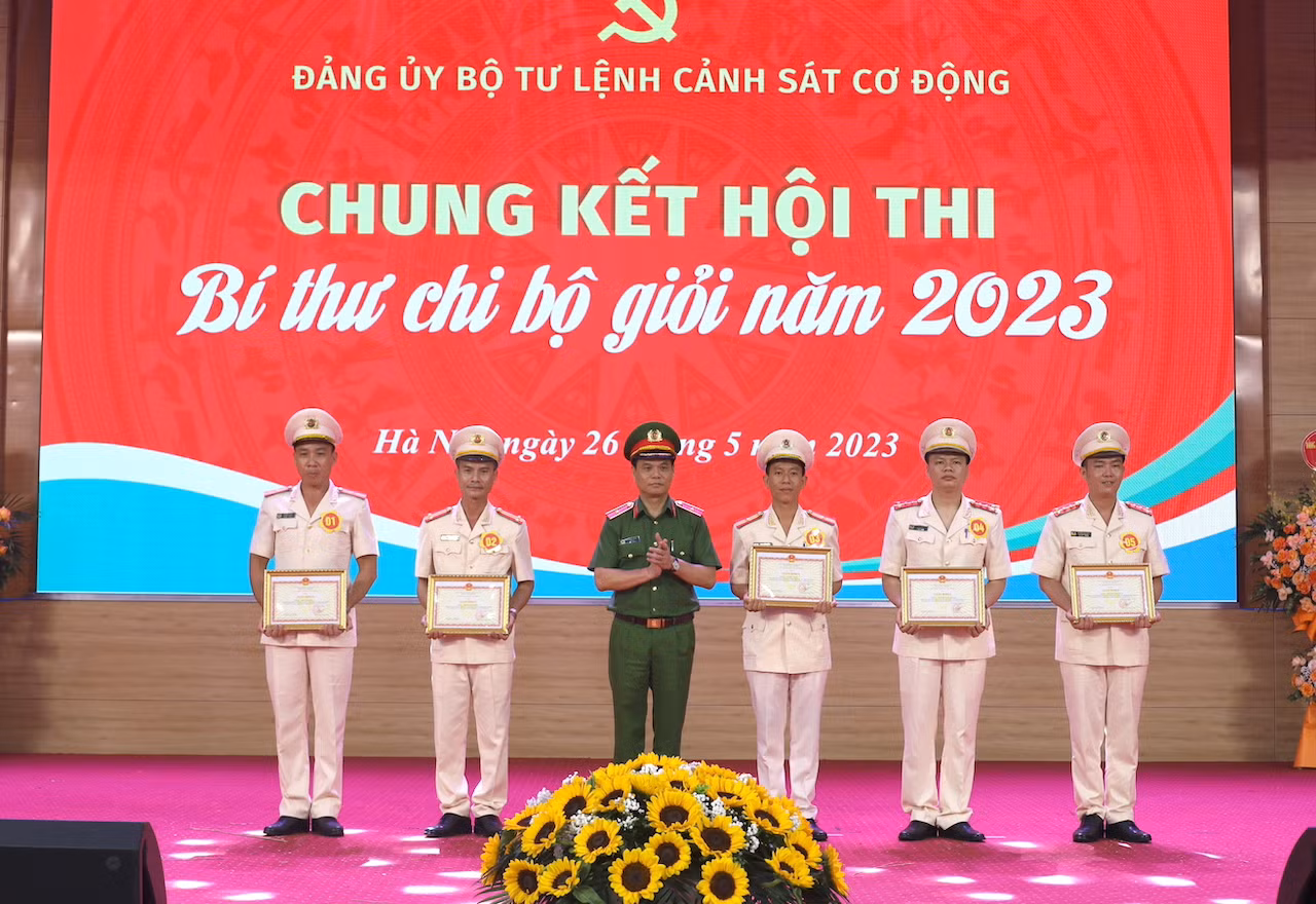 Chung kết Hội thi Bí thư chi bộ giỏi trong Đảng bộ Bộ Tư lệnh CSCĐ với nhiều hình thức phong phú -0