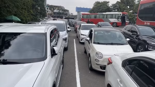 Hà Nội vẫn sẽ quá tải đăng kiểm trong 3 tháng tới