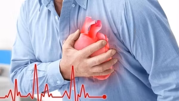 Cứu sống người đàn ông 52 tuổi bị sốc tim, ngừng tim