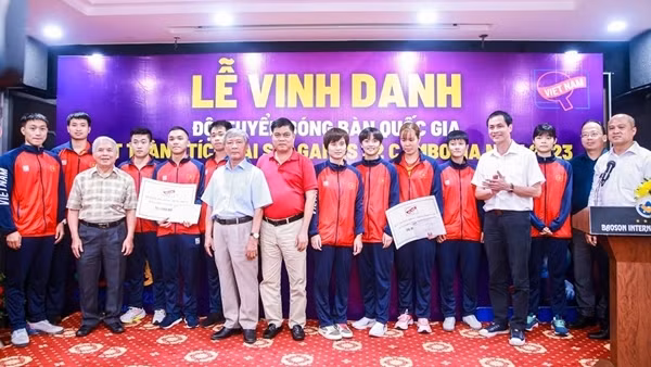 Trao hơn 600 triệu đồng tiền thưởng cho đội tuyển bóng bàn quốc gia đạt thành tích tại SEA Games 32