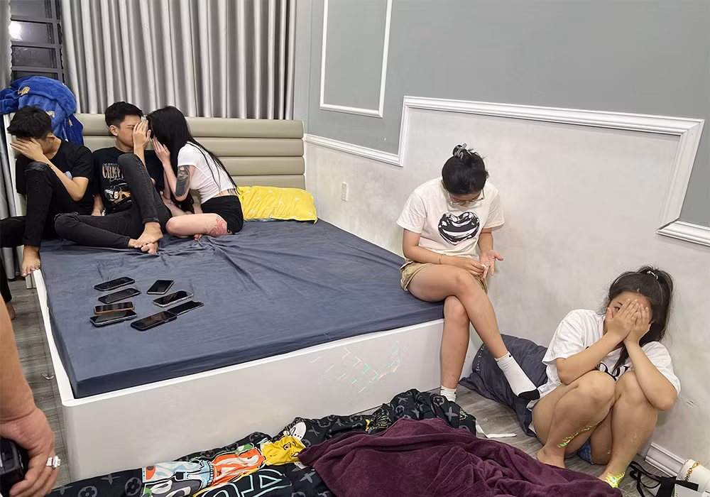 14 nam nữ thuê căn hộ “mở tiệc” ma túy -0