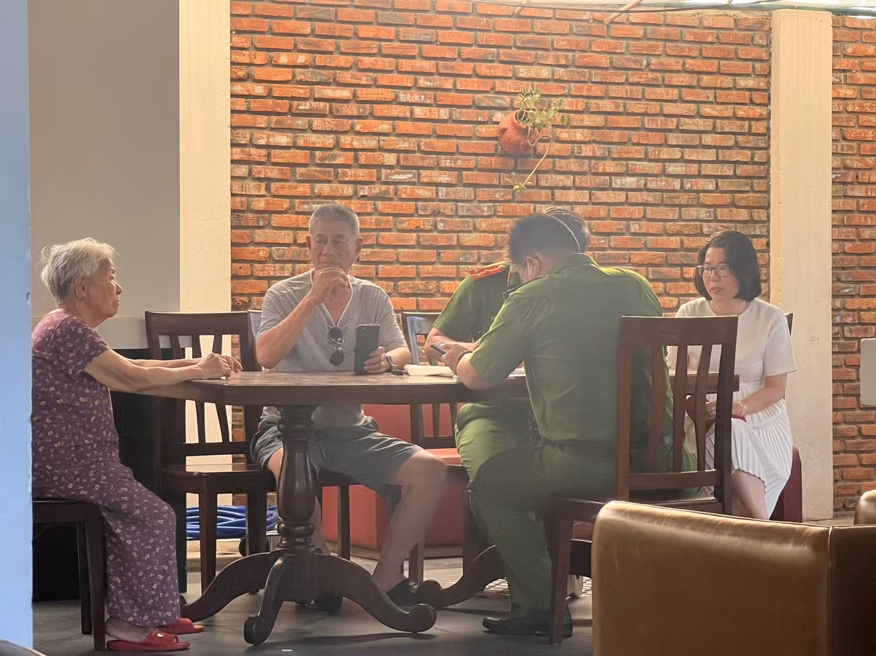 Chưa được cấp phép, Viện dưỡng lão S-Merciful Đà Nẵng vẫn đón các cụ già rồi đột ngột “bỏ rơi” -2
