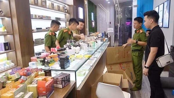 Thuốc lá điện tử đang là vấn nạn học đường