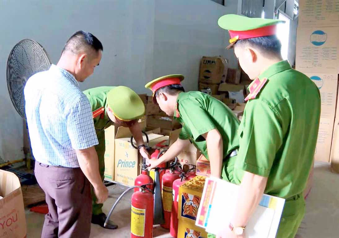 Tăng cường PCCC trong thời tiết nắng nóng kéo dài -0