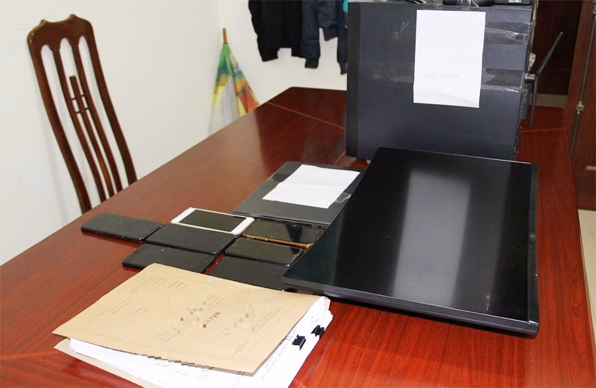 Phá đường dây cá độ bóng đá qua mạng với doanh số hơn 20 tỷ đồng -0