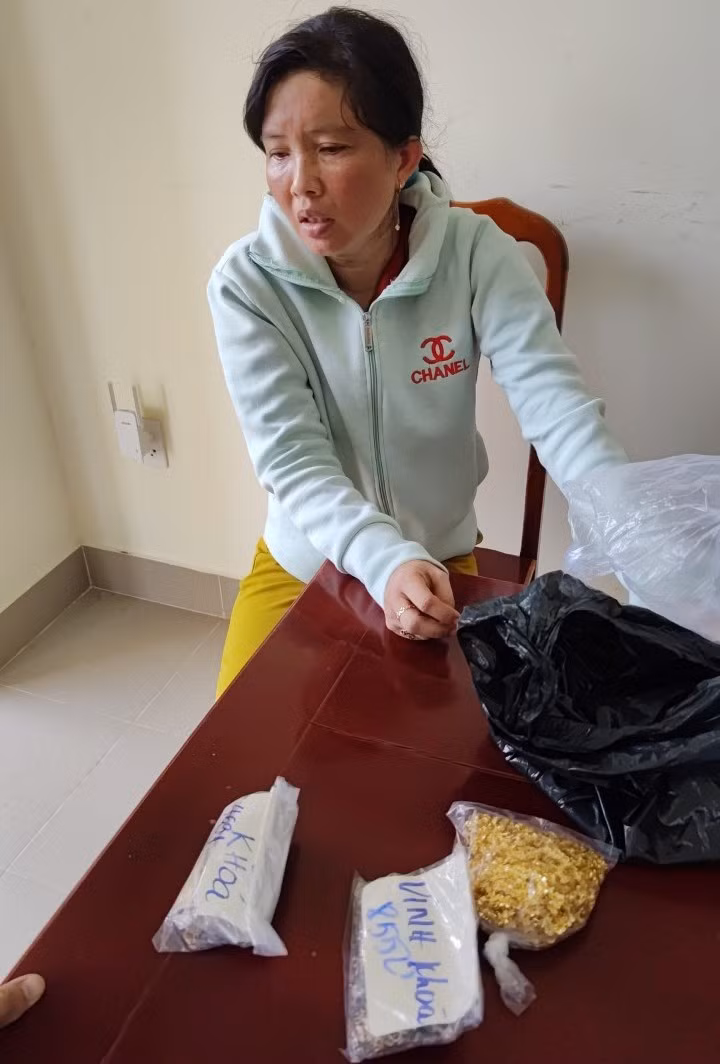 Lao động quét dọn, vệ sinh trộm vàng hơn 1 tỷ đồng của chủ tiệm -0