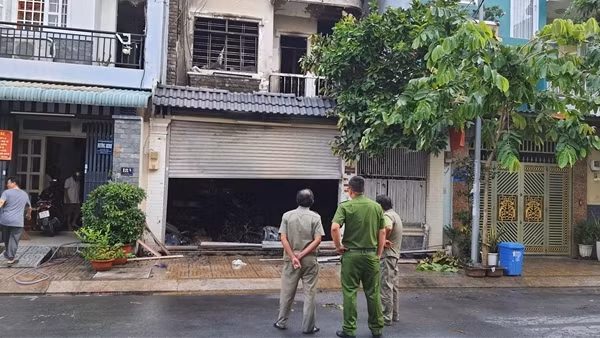 Cháy nhà 3 tầng lúc rạng sáng, 3 người thương vong