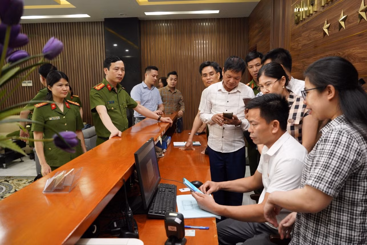 Mất 2 giây để nhận, thanh toán phòng tại khách sạn khi dùng CCCD gắn chip -0