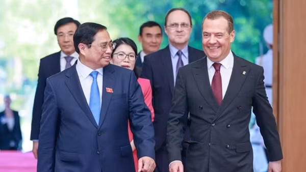 Thủ tướng Phạm Minh Chính tiếp Chủ tịch Đảng Nước Nga thống nhất, Phó Chủ tịch Hội đồng an ninh LB Nga Dmitry Medvedev