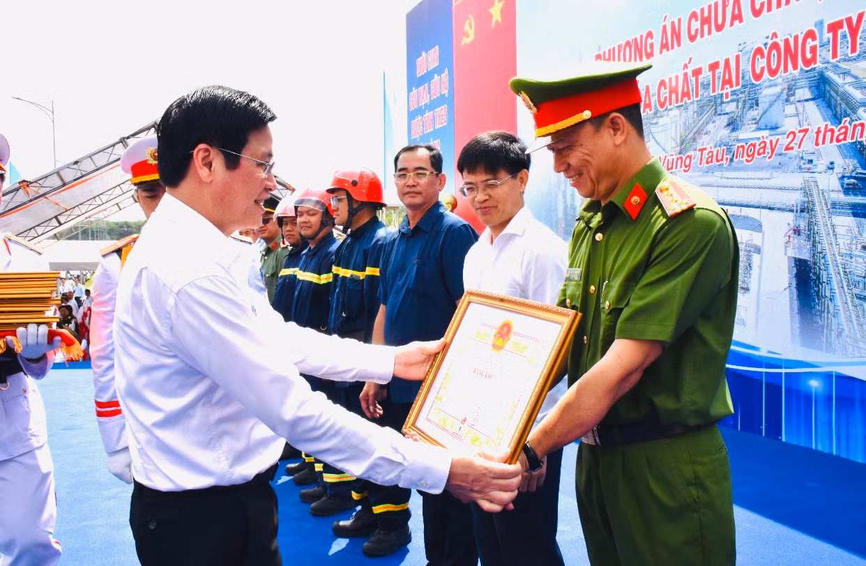 Bà Rịa-Vũng Tàu: Hơn 500 người diễn tập chữa cháy, cứu nạn, cứu hộ, xử lý tràn đổ hóa chất -1