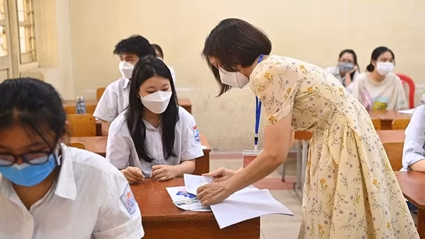 Dừng dạy thêm, học thêm trong nhà trường: Học sinh cuối cấp có bị ảnh hưởng?