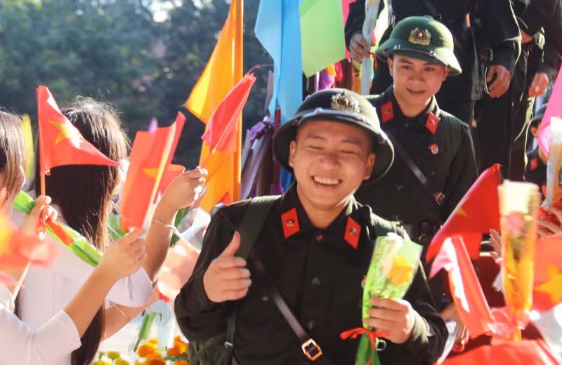 Hàng nghìn tân binh háo hức, sẵn sàng lên đường nhập ngũ -0