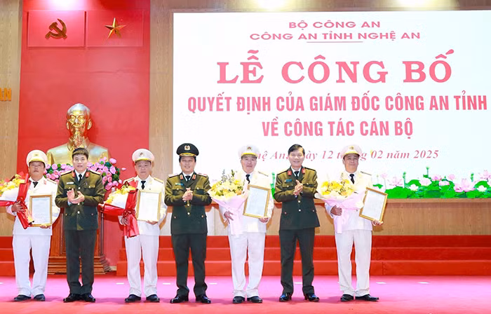 Những người gương mẫu, tiên phong -0