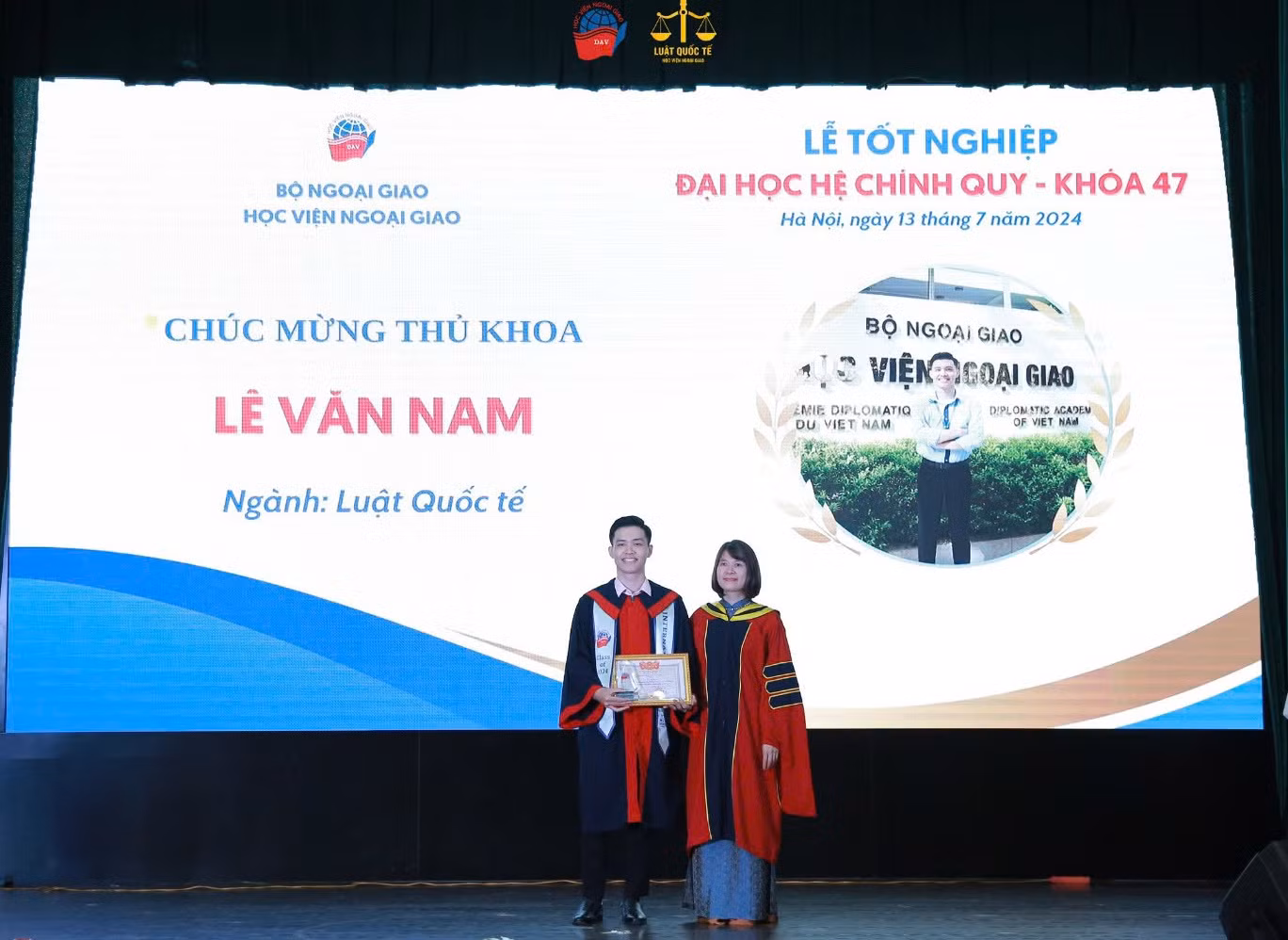 Thủ khoa Học viện Ngoại giao cùng nhiều đảng viên trẻ tình nguyện tham gia nghĩa vụ CAND -0
