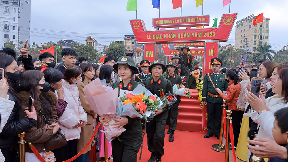 Hàng nghìn tân binh háo hức, sẵn sàng lên đường nhập ngũ -0