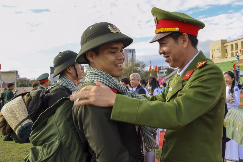 Hàng nghìn tân binh háo hức, sẵn sàng lên đường nhập ngũ -0