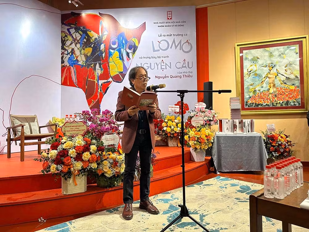 Ra mắt trường ca “Lò mổ” và trưng bày bộ tranh “Nguyện cầu” của nhà thơ Nguyễn Quang Thiều -0
