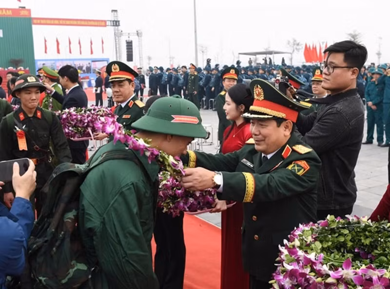 Hàng nghìn tân binh háo hức, sẵn sàng lên đường nhập ngũ -0