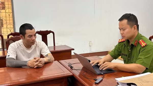 Tạo lập hơn 100 tài khoản ngân hàng, lừa đảo hơn 200 người