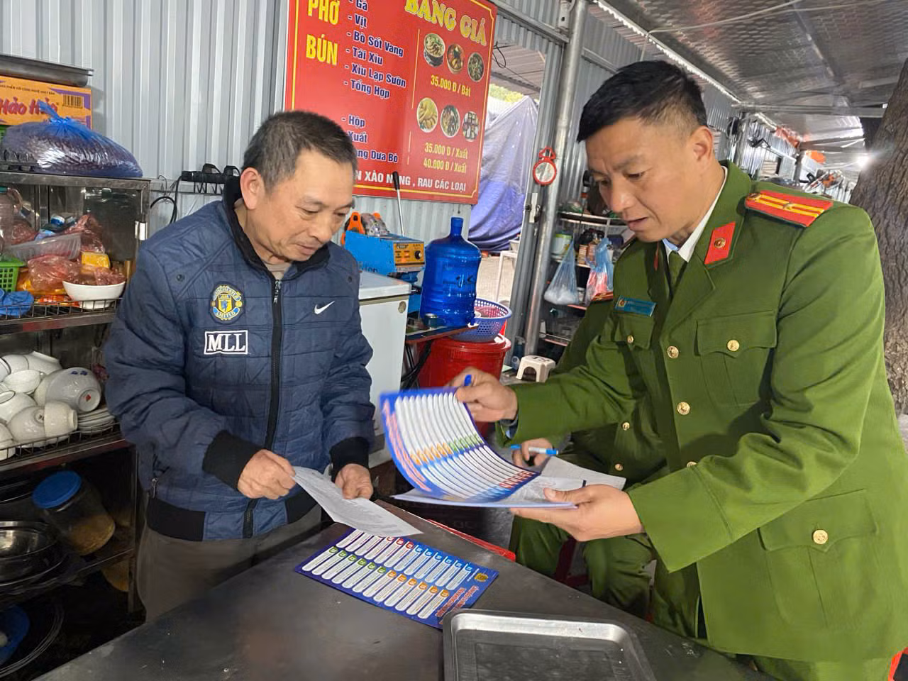 Công an phường Chi Lăng hoàn thành mục tiêu đơn vị kiểu mẫu về ANTT và văn minh đô thị -0