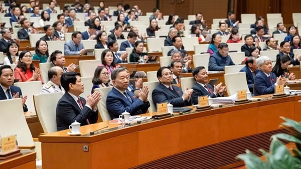 Quyết định nhiều vấn đề cấp bách phục vụ cuộc cách mạng tinh gọn tổ chức bộ máy