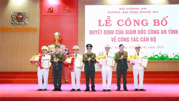 Nhiều lãnh đạo cấp phòng, huyện của Công an tỉnh Nghệ An, Quảng Ninh tình nguyện xin nghỉ công tác trước hạn tuổi
