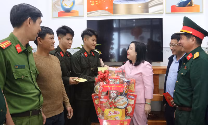 Hàng nghìn tân binh háo hức, sẵn sàng lên đường nhập ngũ -0