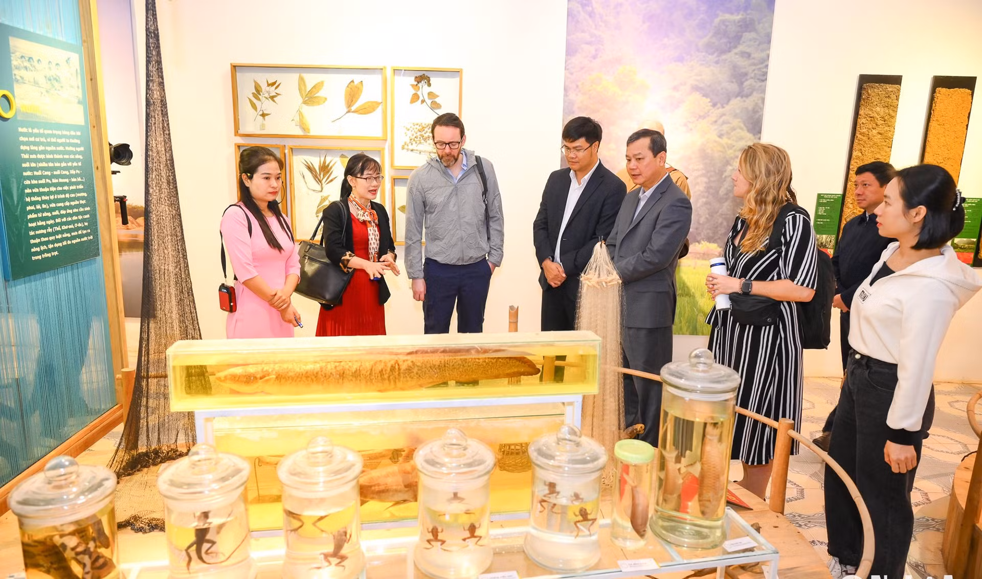 Đại sứ Vương quốc Anh Iain Frew: Tôi ấn tượng về Việt Nam ngay từ khoảnh khắc đầu tiên -0