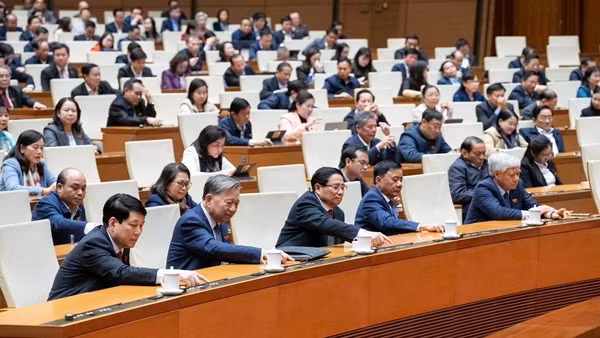 Kiện toàn nhân sự Chính phủ: Phê chuẩn bổ nhiệm Bộ trưởng 6 bộ mới