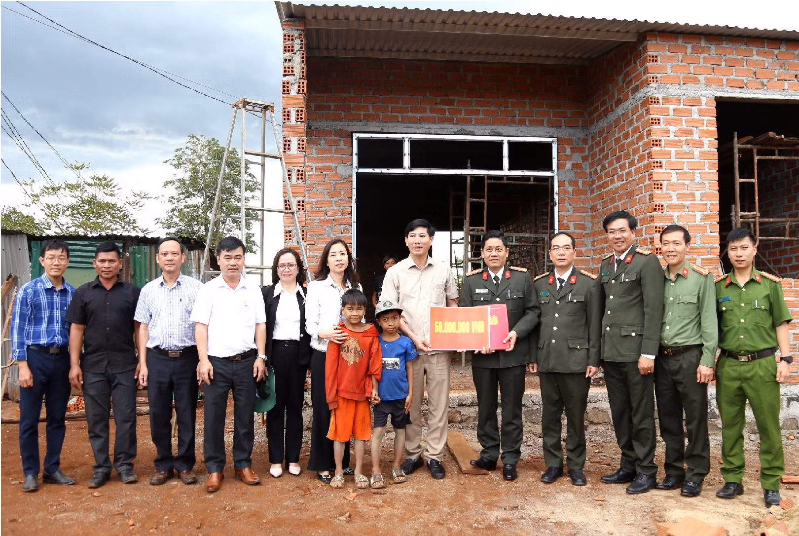 Đoàn công tác của Bộ Công an làm việc với Công an Gia Lai triển khai kế hoạch xóa nhà tạm, nhà dột nát -0