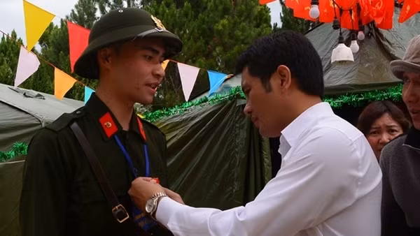 Thanh niên phố núi hăng hái tham gia nghĩa vụ CAND