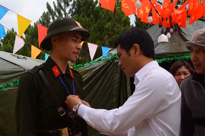 Thanh niên phố núi hăng hái tham gia nghĩa vụ CAND -0