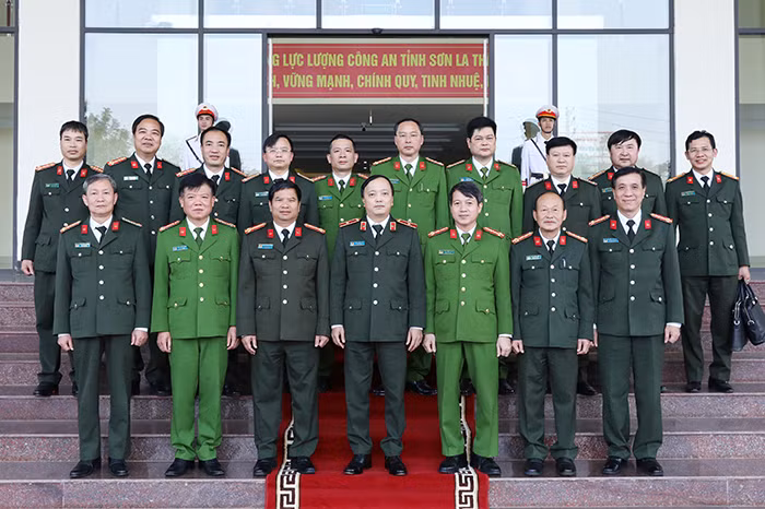 Thứ trưởng Đặng Hồng Đức thăm và làm việc tại Công an tỉnh Sơn La -0