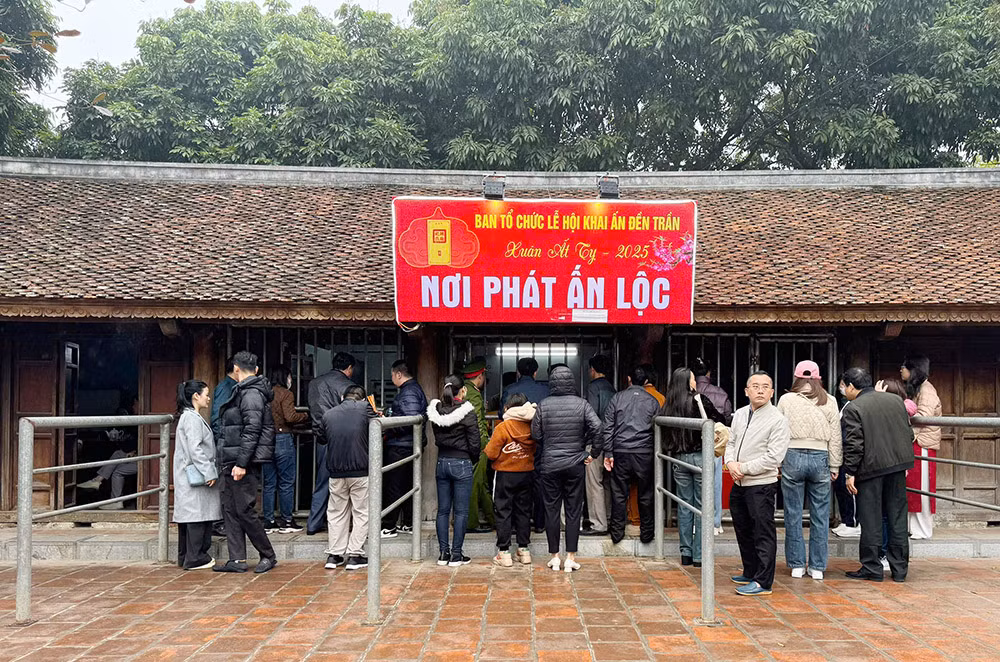 Cao điểm mùa lễ hội: Nhiều “điểm nóng” đã không còn “nóng” -0