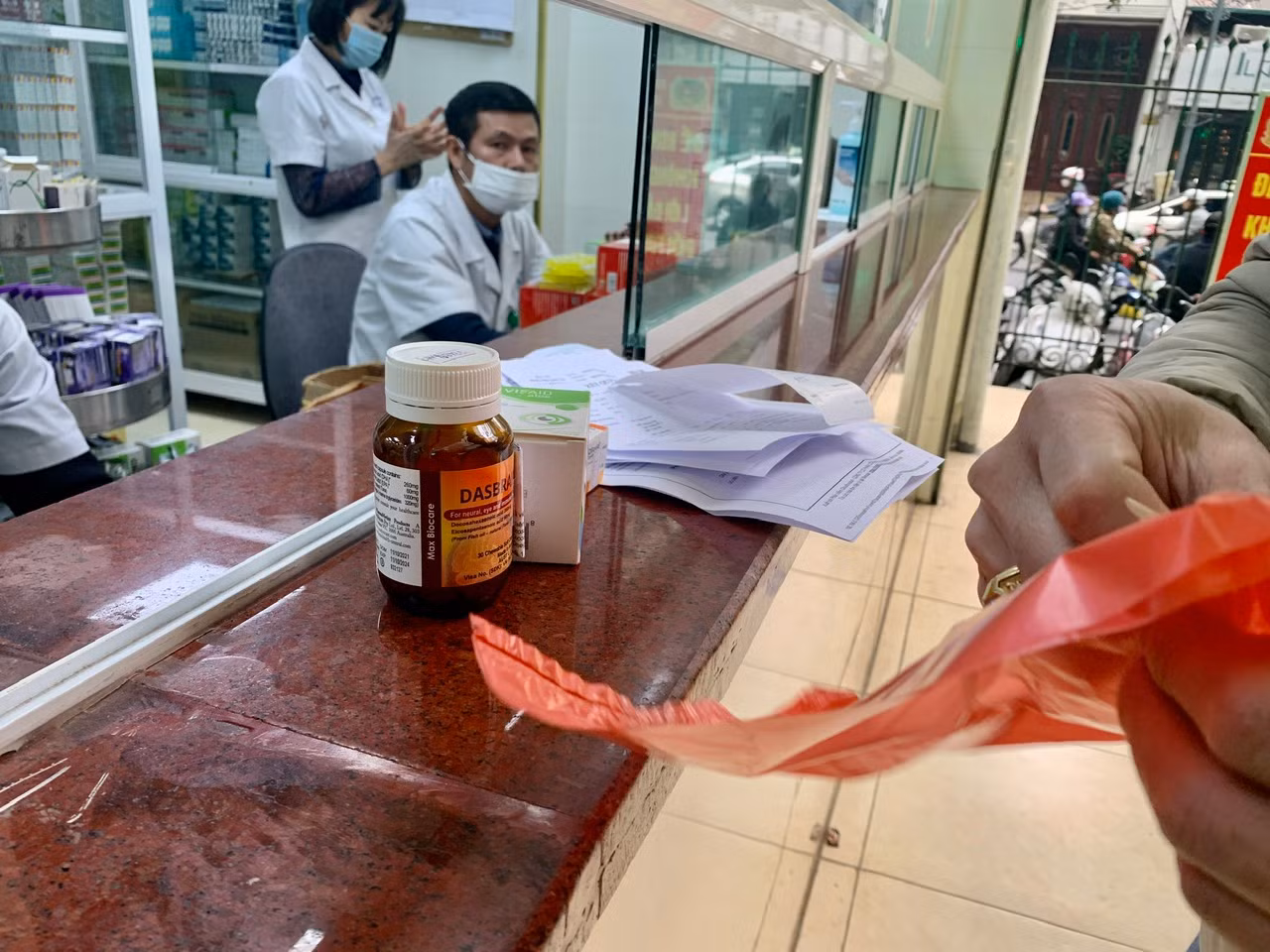 Khó mua Tamiflu nếu không có đơn thuốc -0