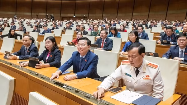 Quốc hội quyết mục tiêu tăng trưởng kinh tế 8% năm 2025 với 5 nhiệm vụ và giải pháp