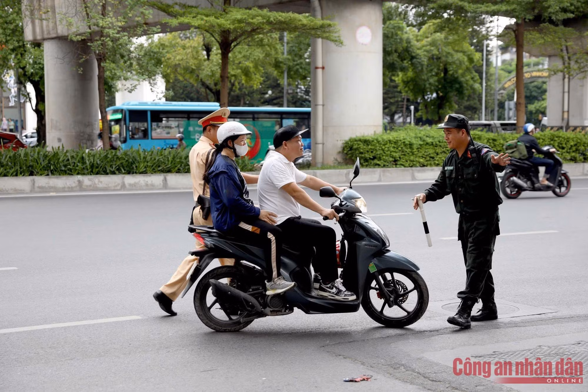 Dừng hoạt động 10 tổ công tác đặc biệt của Công an Hà Nội ảnh 1 10 tổ công tác đặc biệt của Công an Hà Nội chính thức dừng hoạt động -0