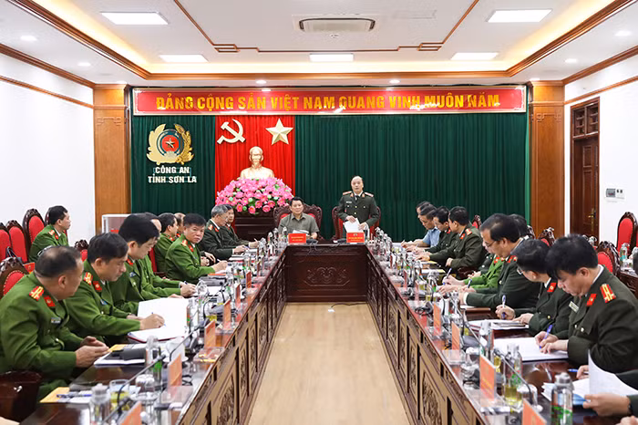 Thứ trưởng Đặng Hồng Đức thăm và làm việc tại Công an tỉnh Sơn La -0