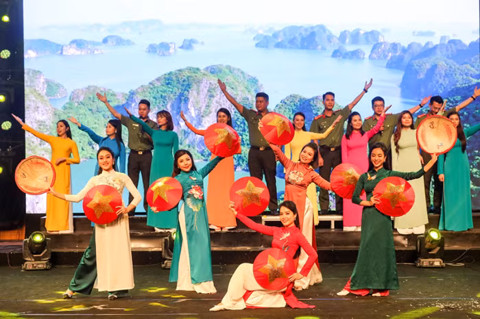 Hội diễn nghệ thuật quần chúng “80 năm – Vinh quang CAND” -0