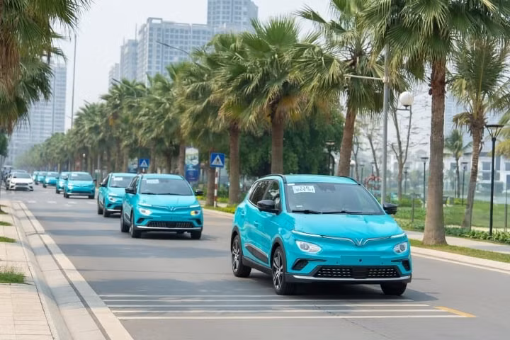 Đề xuất duy trì lệ phí trước bạ lần đầu 0% với ô tô điện chạy pin đến năm 2027 -0