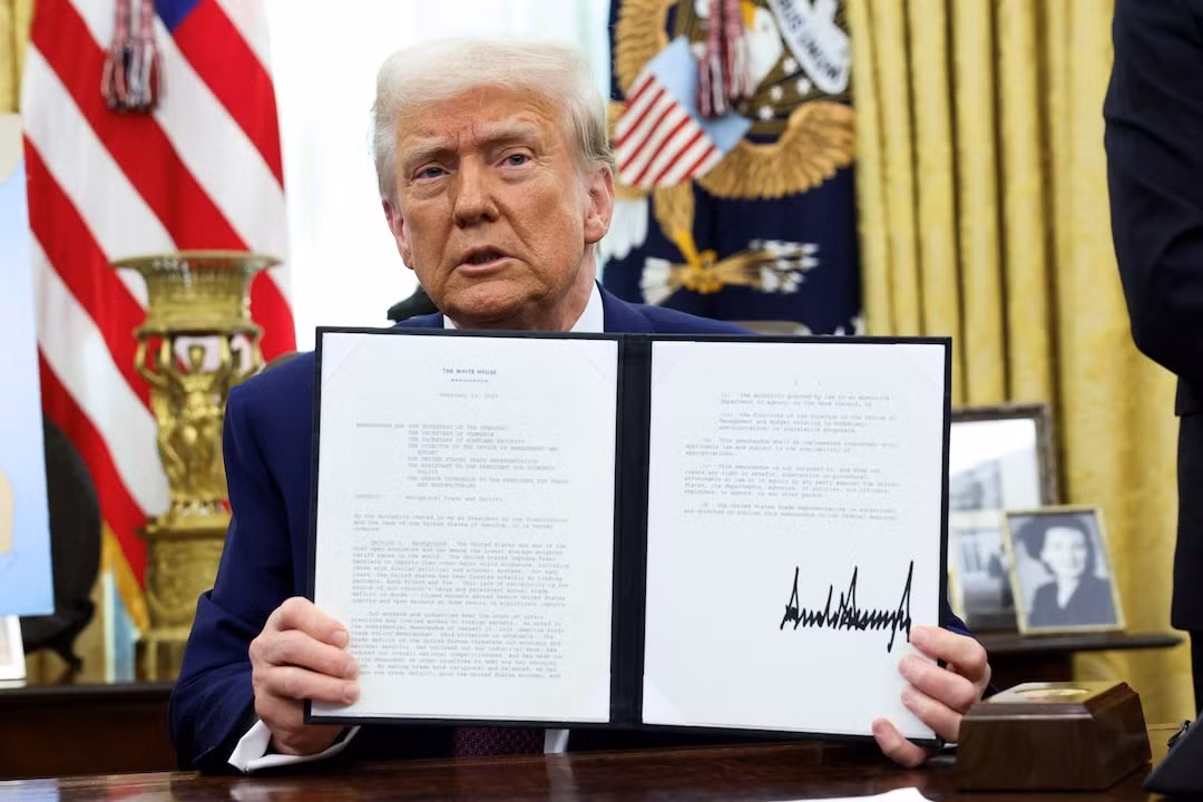 Tổng thống Trump tính áp thêm thuế nhập khẩu với nhiều nước -0