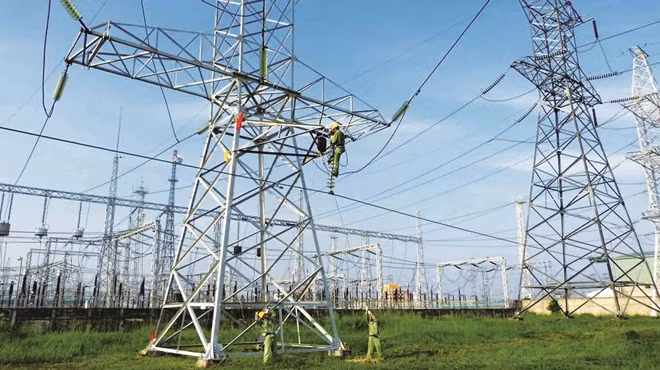 Thiếu hệ thống trạm biến áp 500 kV và tuyến dây đấu nối là điểm nghẽn cản trở các dự án điện gió, điện mặt trời tại Ninh Thuận.