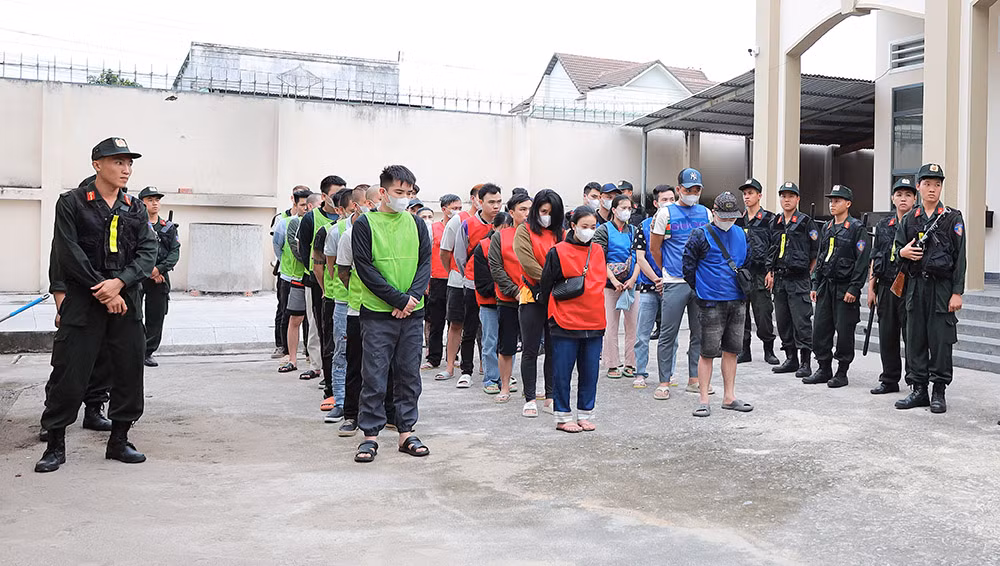 Triệt phá đường dây lừa đảo xuyên quốc gia hoạt động tại Philippines, Campuchia -0