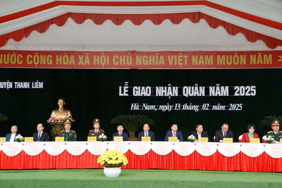 Hàng nghìn tân binh háo hức, sẵn sàng lên đường nhập ngũ -0