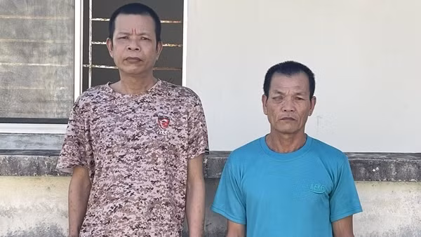 Bắt tạm giam 2 đối tượng hủy hoại rừng ở Phú Quốc