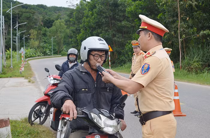 Thay đổi thói quen lái xe của đồng bào vùng cao khi đã uống rượu, bia -0