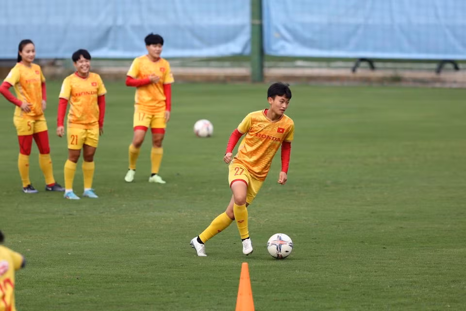 Chờ sự mới mẻ ở tuyển nữ Việt Nam -0