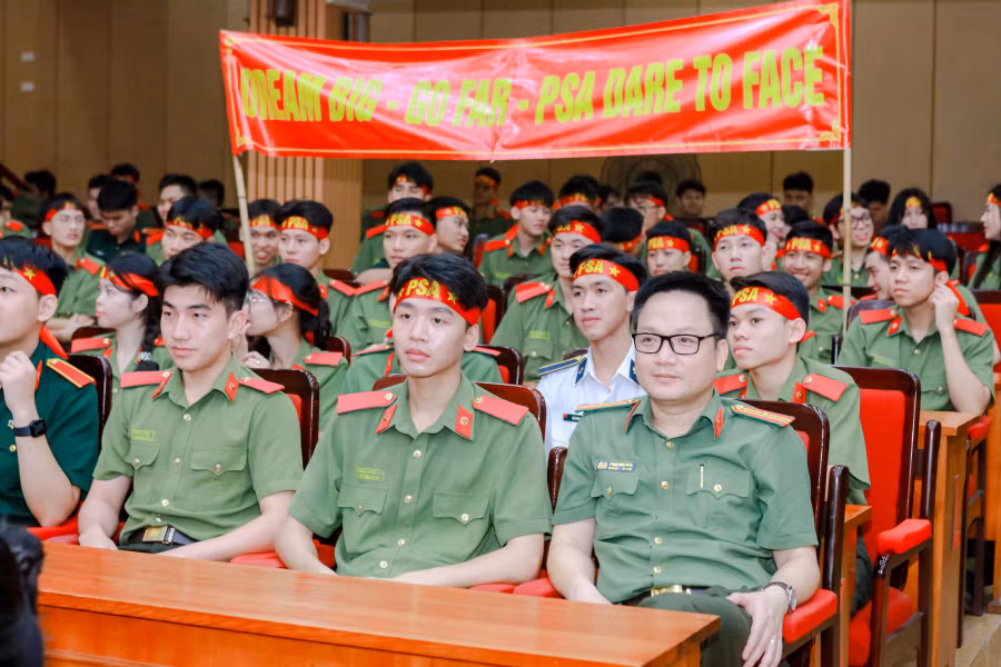 Lần đầu tiên tổ chức cuộc thi tranh biện quốc tế bằng Tiếng Anh cho học viên trong CAND -0